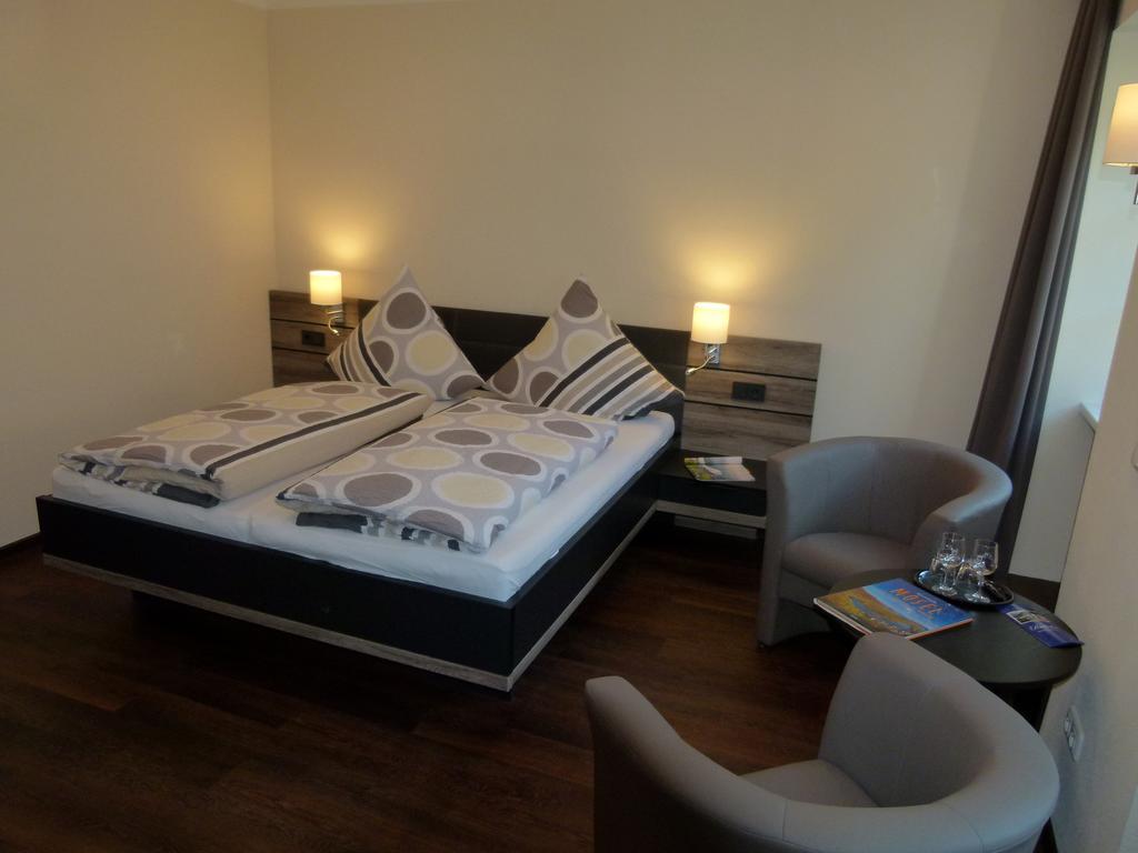 Hotel Ferienweingut Rudorfer Valwig Habitación foto